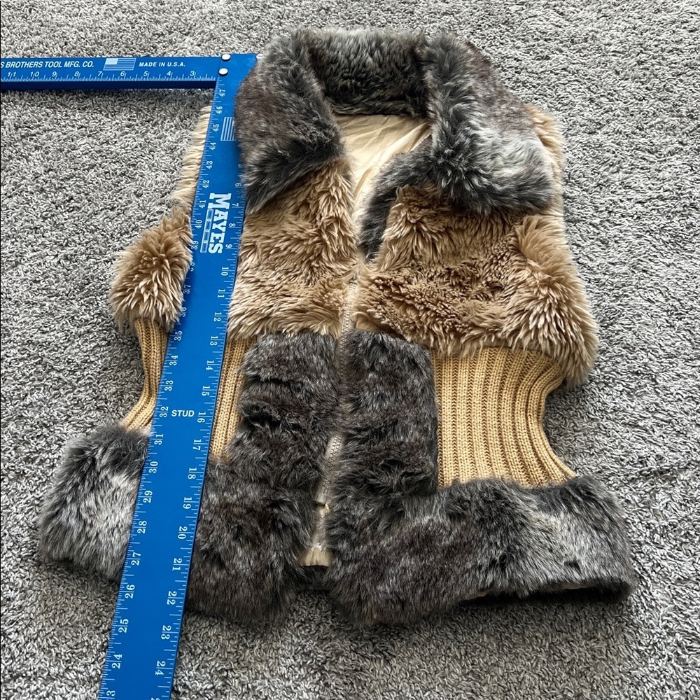 Y2K Grail Faux Fur Fitted Vest Tan + Brown Mob Wife Aesthetic - Size M - Picture 4 of 7